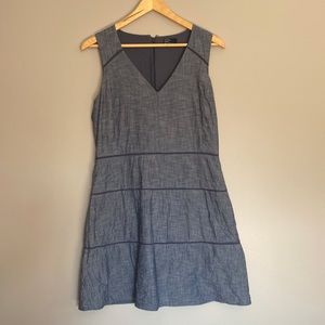Women’s Gap Chambray A-line dress with pockets in size 10p. Excellent condition